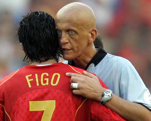 One of RDG's LAD Reme 'A' Fitter Section giving Figo a stiff talking too!