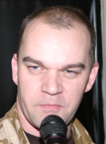 Robbie Williams performing at the D & V, HQ (UK) NSE @ SLB