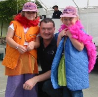 Breakfast Man Neil Carter with Jade and Tamsin Pearce @ Warner Bros Movie World