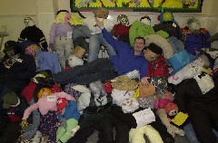 Neil surrounded by Guys. Nuff said really, don't you think...