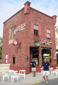 Big sarnies @ Subway. What a coincidence Neil and Brian found this place straight away...