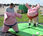 The Battle of the Sexes - Neil & Hermina slip into something a little more comfortable before battle commences...